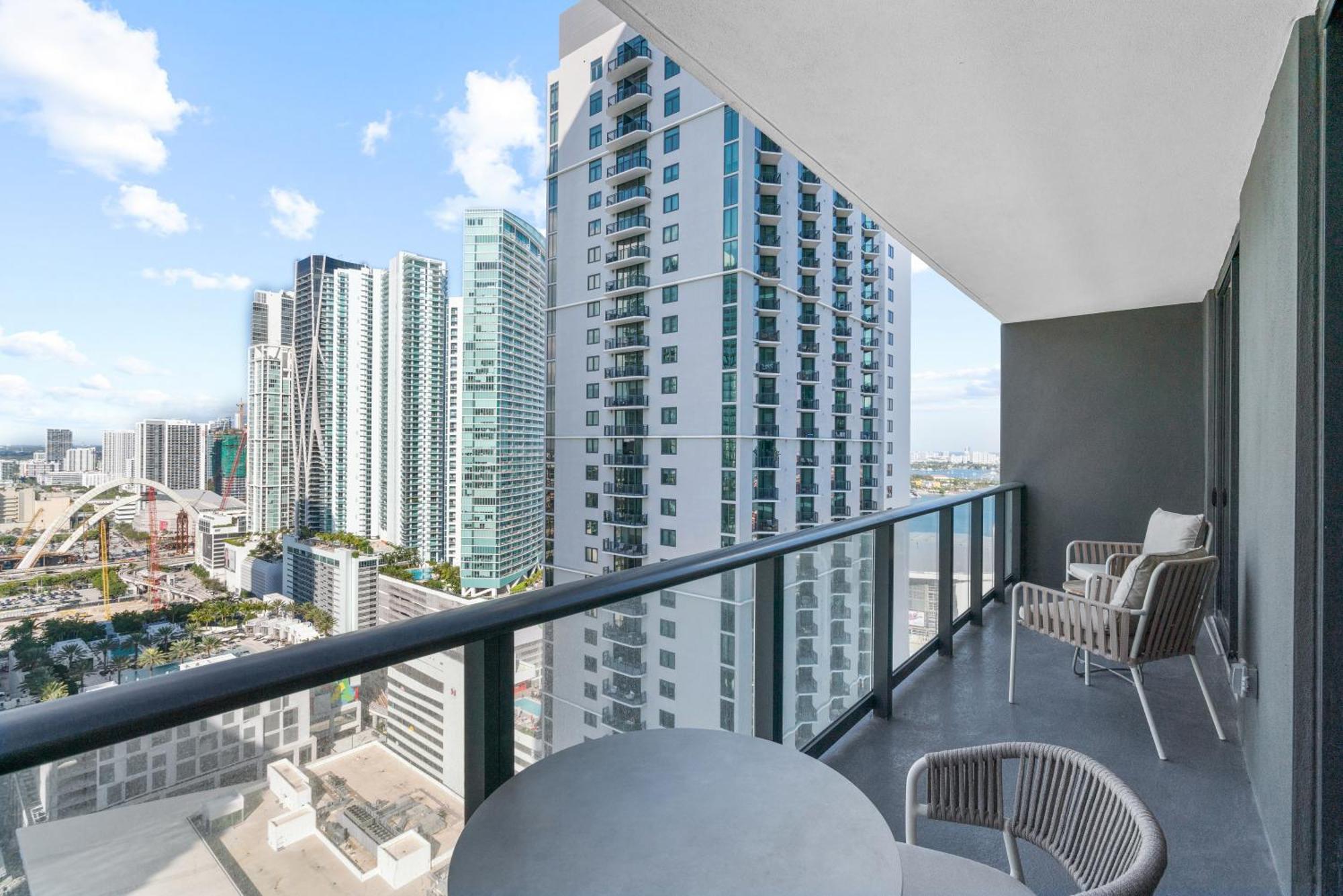Luxury 2-bdrm In The Heart Of Downtown Appartement