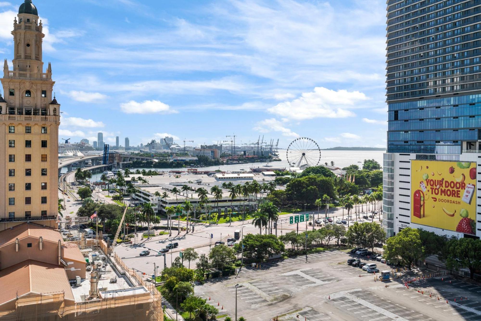 Luxury 2-bdrm In The Heart Of Downtown Appartement *