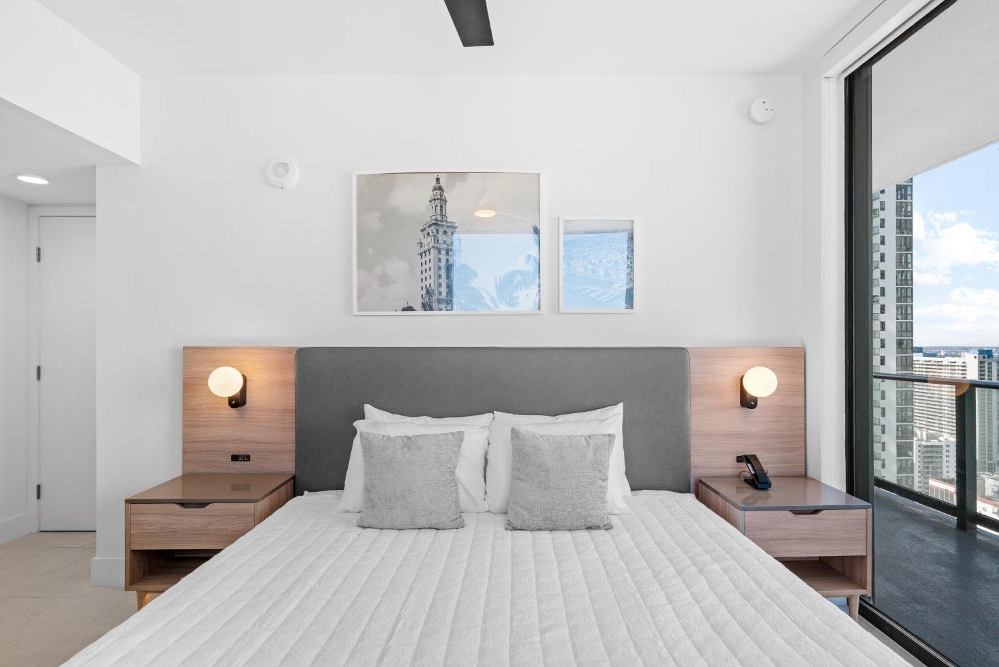 Appartement Luxury 2-bdrm In The Heart Of Downtown *